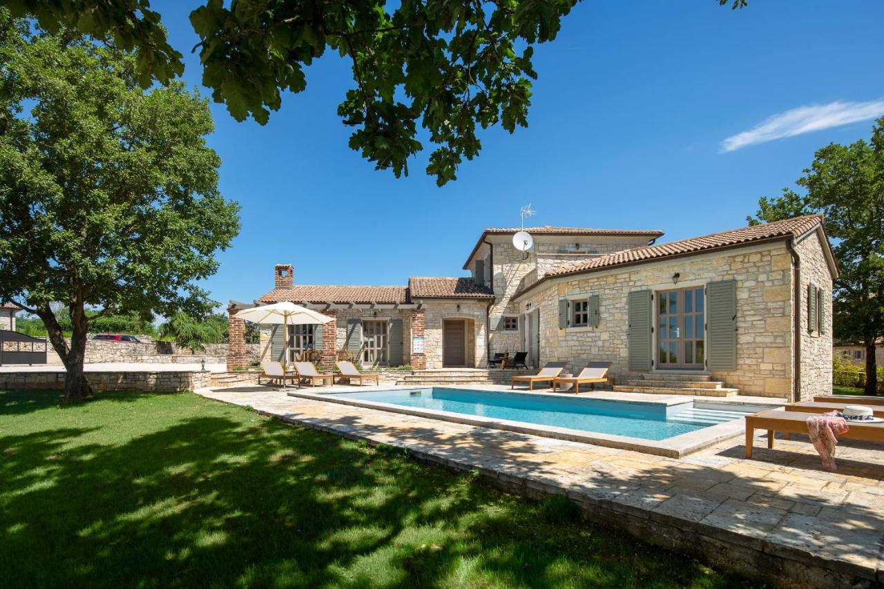 Villas Sv. Lovrec By Istarski Dvori Sveti Lovreč Pazenatički Exterior foto